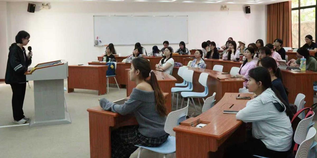 初心如磐,团务笃行——2025-2026学年第一学期 团支书大会圆满结束