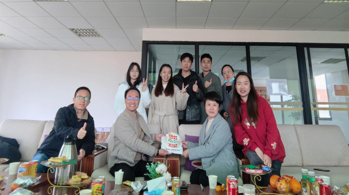 凝心聚力守初心，温情聚力启新程——国际商务学院召开年度行政工作总结茶话会